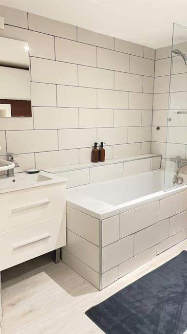L'Ambitieux - Centre De Vienne Apartment ภายนอก รูปภาพ