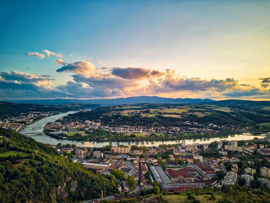 L'Ambitieux - Centre De Vienne Apartment ภายนอก รูปภาพ